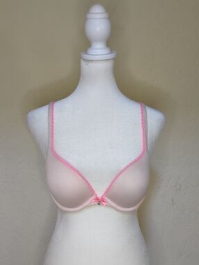 Victoria's Secret Body by Victoria Pink Lace Trimmed Padded Push-Up Bra Size 32C